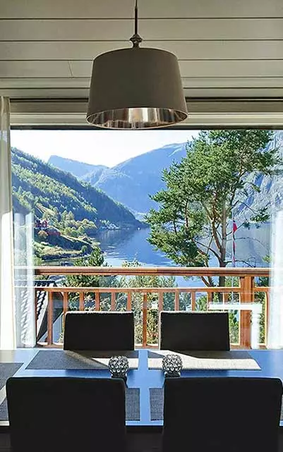 Otnes Sør Kitchen Flåm view