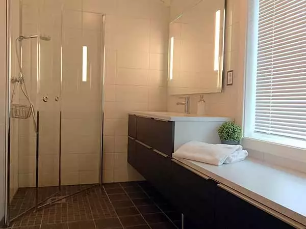 Otnes Sør 1 bathroom with shower