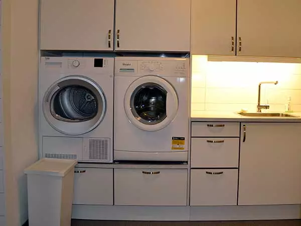 Otnes Sør 1 washroom washing machine and dryer